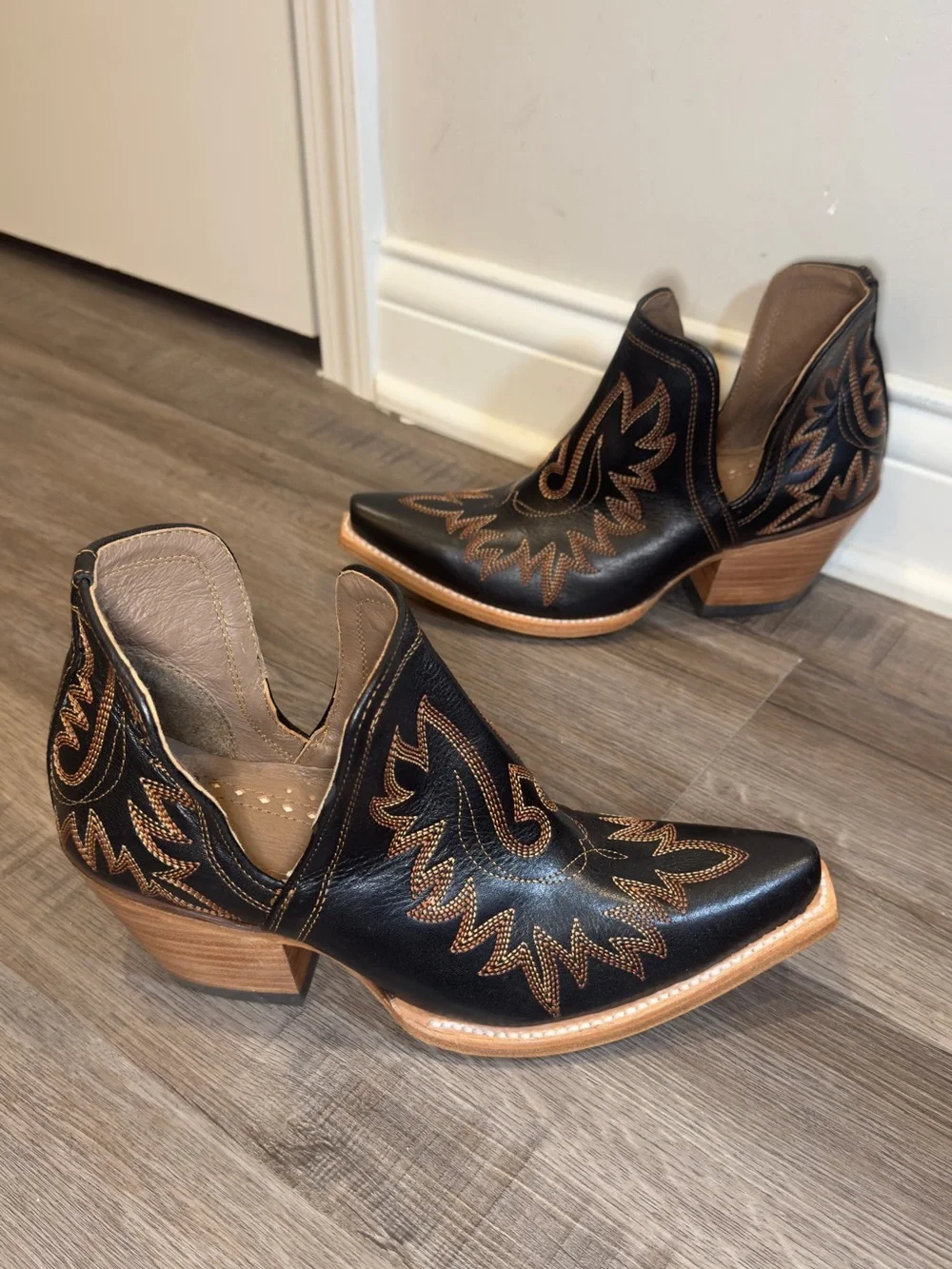 Ariat Dixon Brooklyn Black Leather Western Heeled Bootie Boots